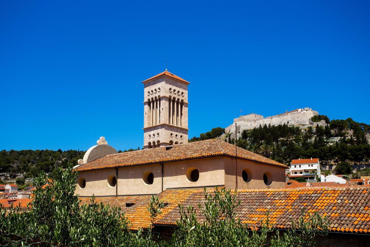 Apartment And Studios Happy Place Hvar Town Zewnętrze zdjęcie