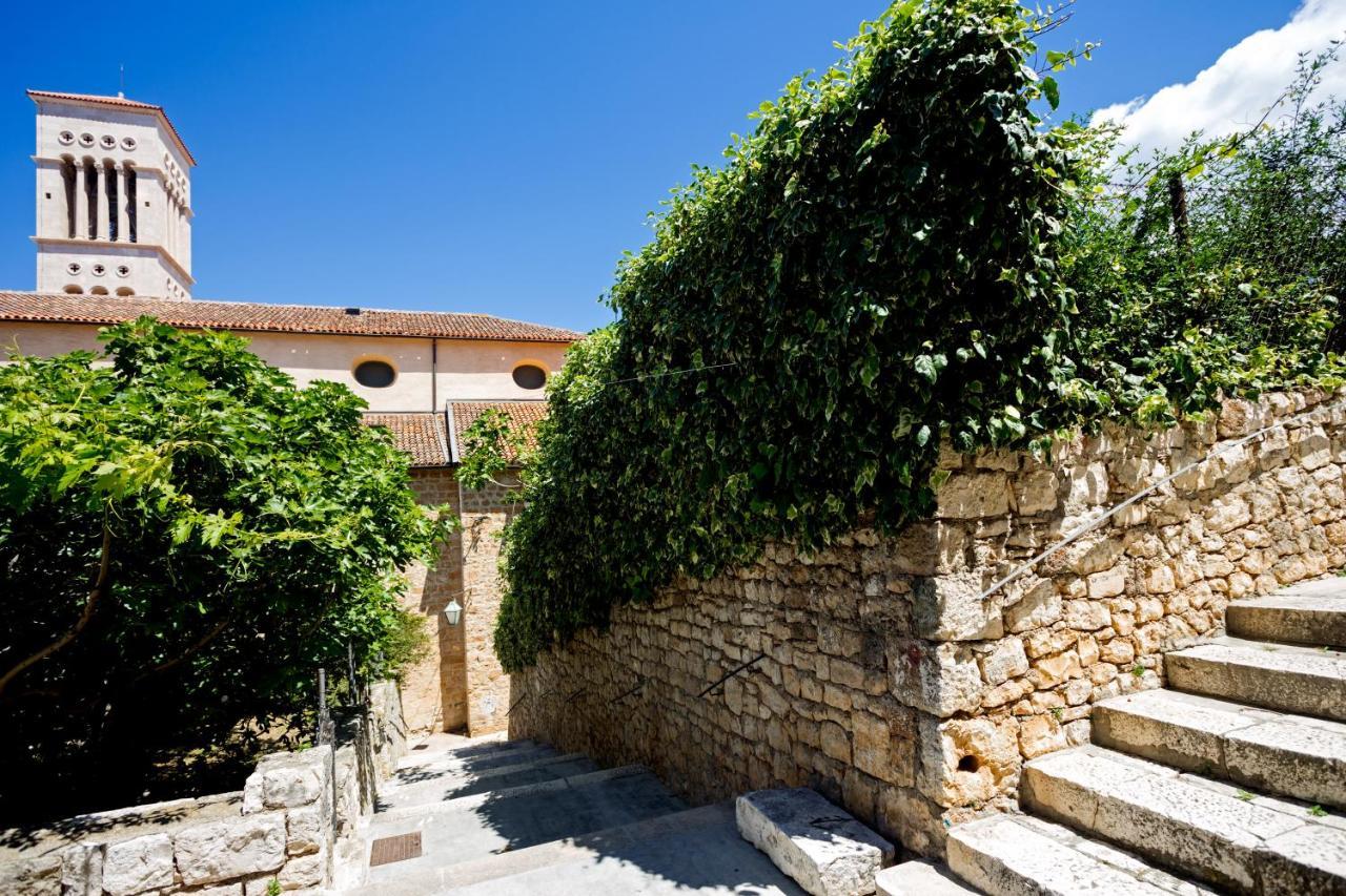Apartment And Studios Happy Place Hvar Town Zewnętrze zdjęcie